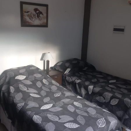 Apartamentos Willy - En Zona Residencial Con Estacionamiento Mendoza Eksteriør billede