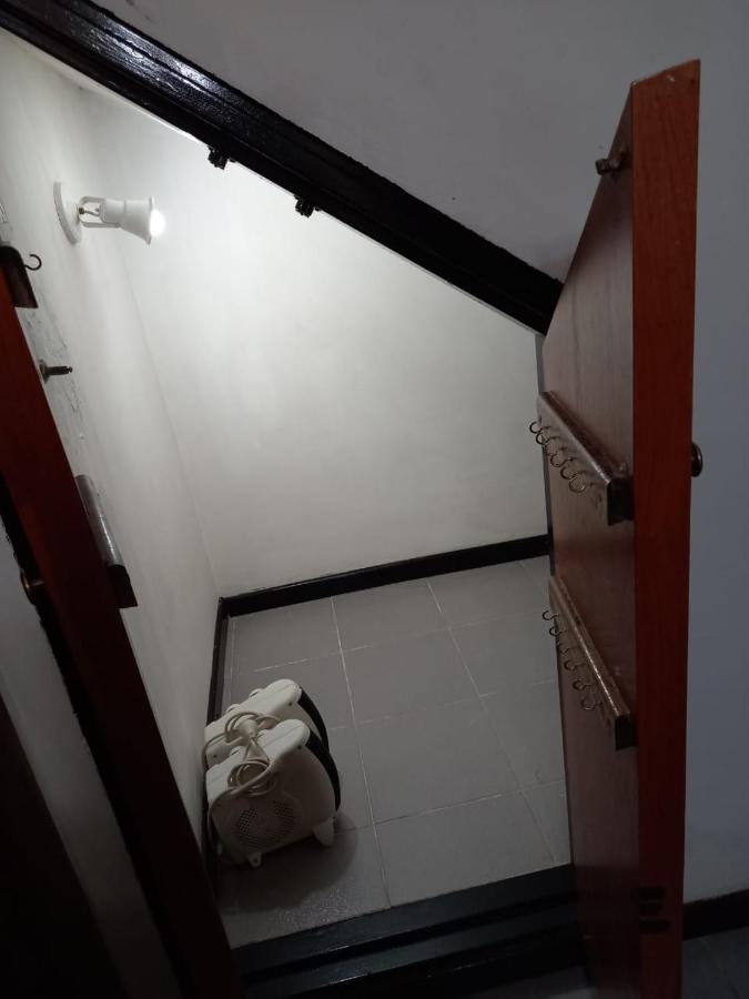 Apartamentos Willy - En Zona Residencial Con Estacionamiento Mendoza Eksteriør billede