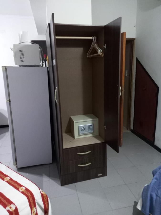 Apartamentos Willy - En Zona Residencial Con Estacionamiento Mendoza Eksteriør billede