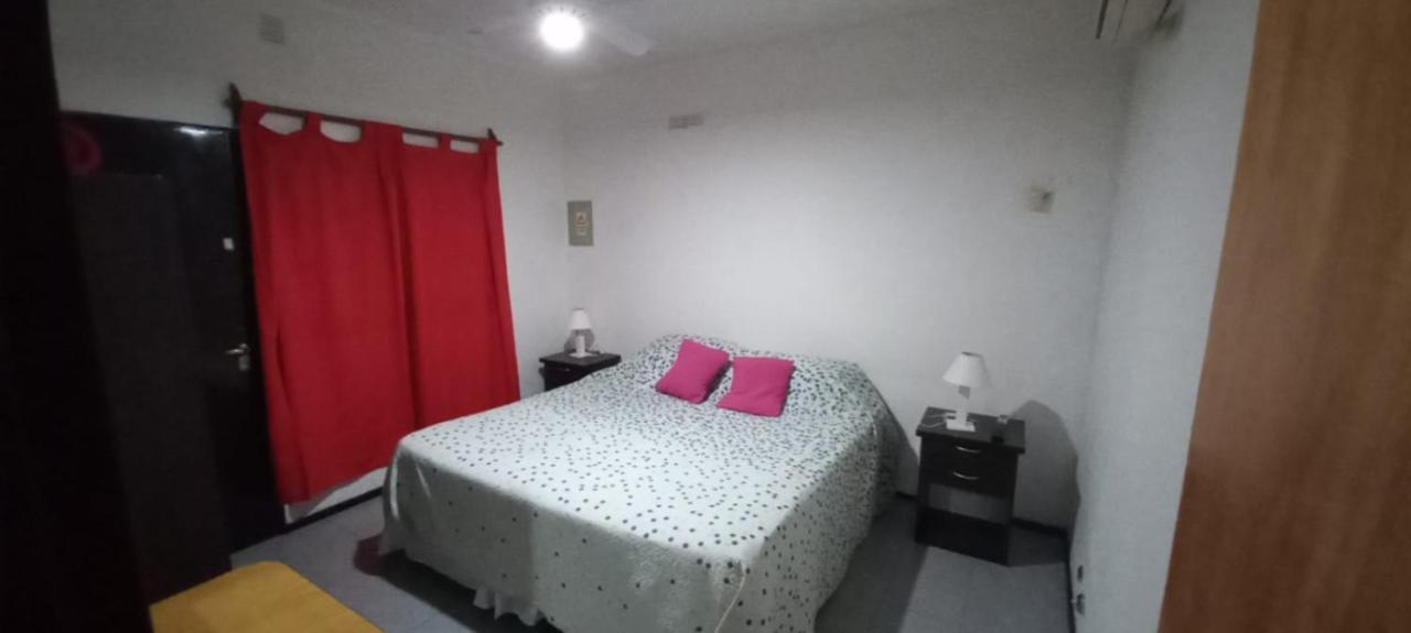 Apartamentos Willy - En Zona Residencial Con Estacionamiento Mendoza Eksteriør billede