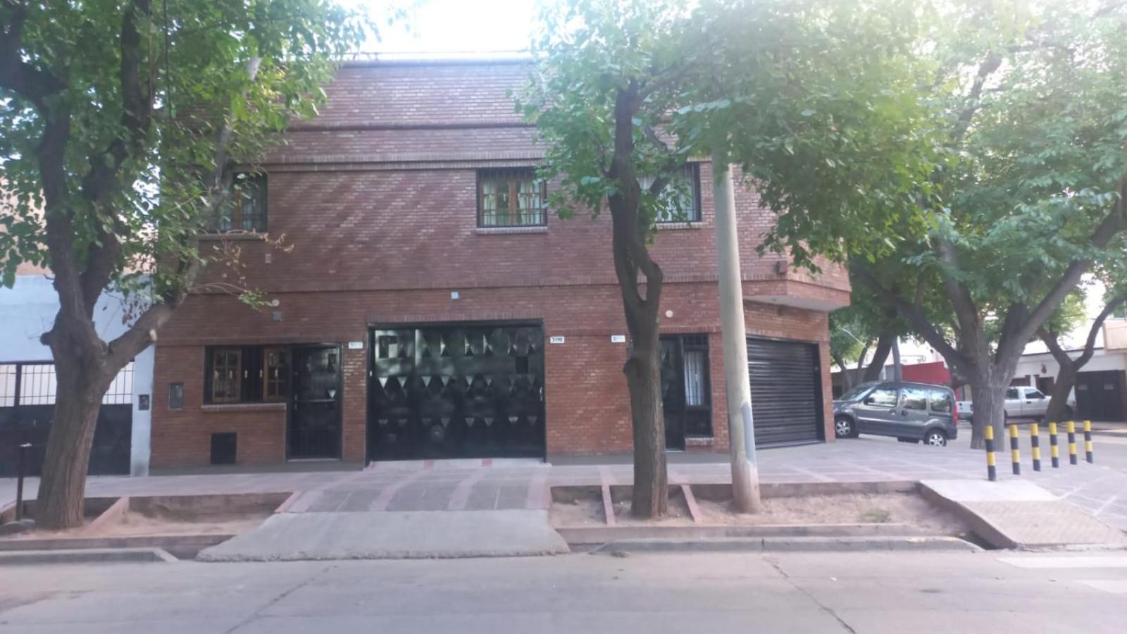 Apartamentos Willy - En Zona Residencial Con Estacionamiento Mendoza Eksteriør billede