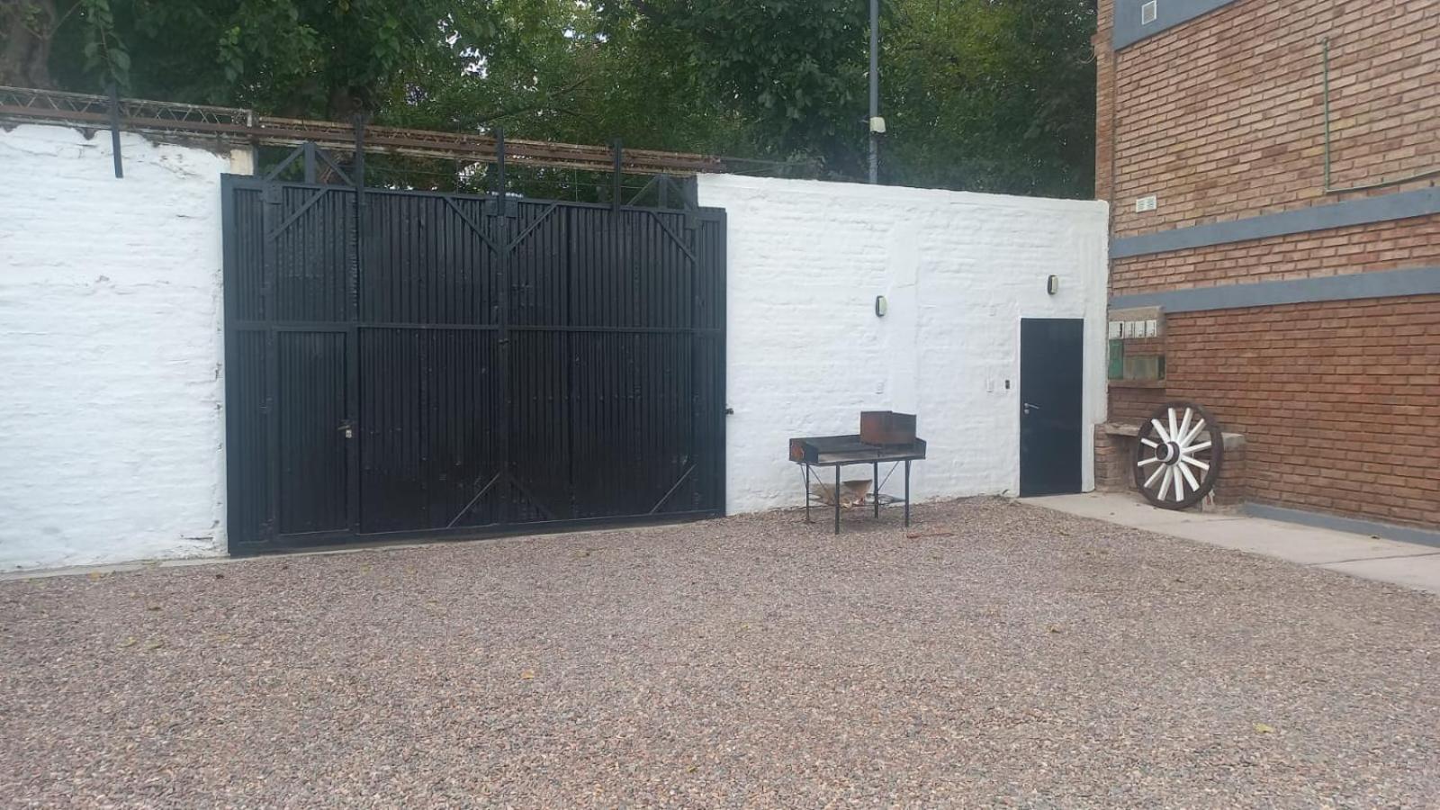 Apartamentos Willy - En Zona Residencial Con Estacionamiento Mendoza Eksteriør billede
